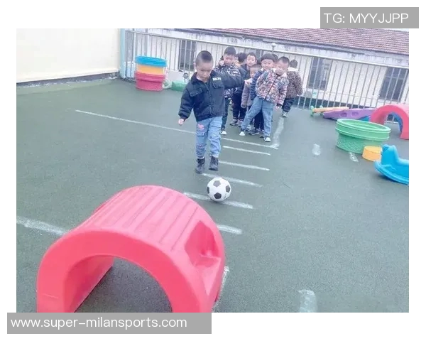 快乐的足球时光三年级小朋友们的精彩比赛与友谊故事